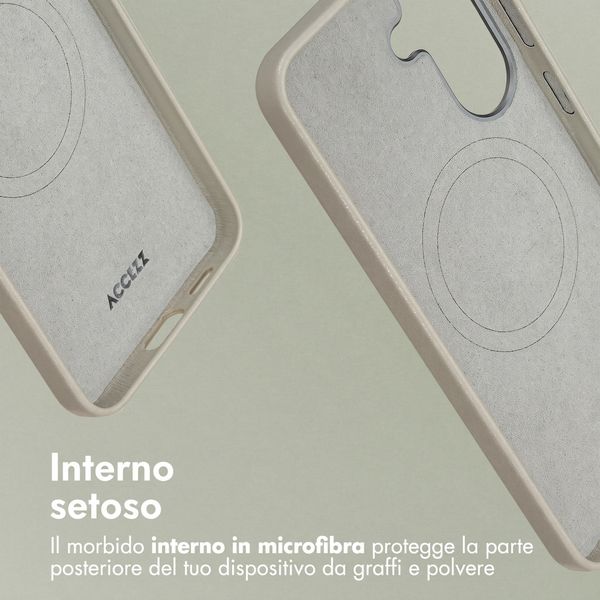 Accezz Cover in Pelle con MagSafe Samsung Galaxy A57 (5G) - Light Grey