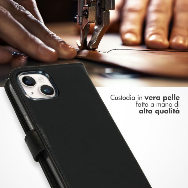 Selencia Cover a libro in vera pelle Apple iPhone 15 - Nero