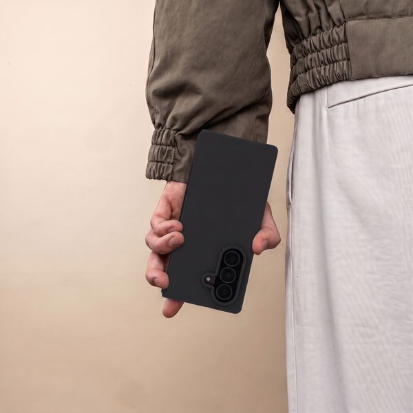 Accezz Cover in silicone liquido con MagSafe Samsung Galaxy Z Fold 8 Ultra - Nero