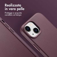 Accezz Cover in Pelle con MagSafe Apple iPhone 15 - Heath Purple