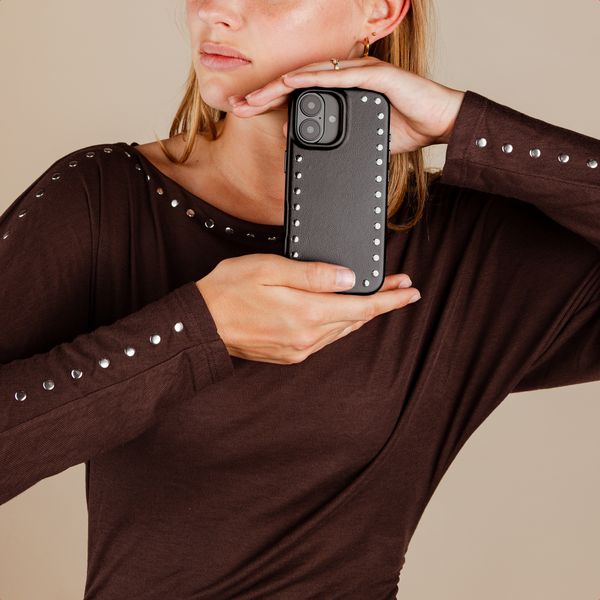 Selencia Cover posteriore Studs con MagSafe Apple iPhone 17 - Velvet Black