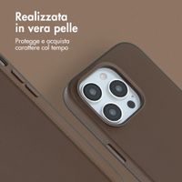Accezz Cover in Pelle con MagSafe Apple iPhone 14 Pro - Marrone caffè