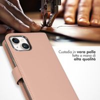 Selencia Cover a libro in vera pelle Apple iPhone 15 - Dusty Pink