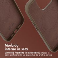 Accezz Cover in Pelle con MagSafe Apple iPhone 14 Pro - Marrone caffè