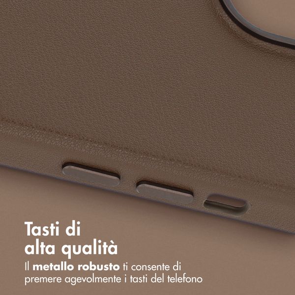 Accezz Cover in Pelle con MagSafe Apple iPhone 15 - Marrone caffè