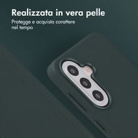 Accezz Cover in Pelle con MagSafe Samsung Galaxy A57 (5G) - Cedar Green