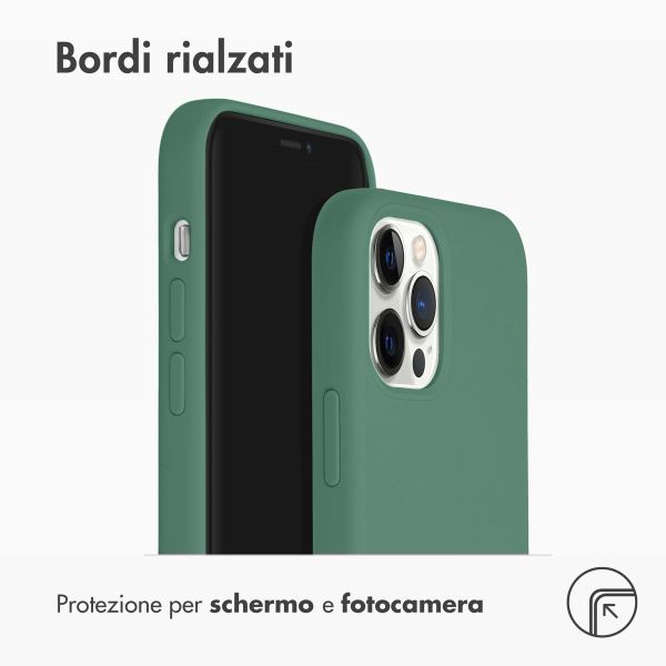 Accezz Cover in silicone liquido con MagSafe Apple iPhone 12 (Pro) - Verde scuro