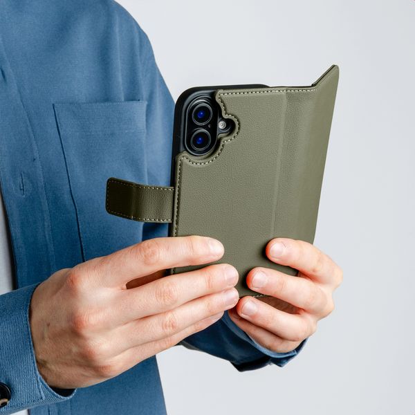 imoshion Cover a libro di lusso 2-in-1 rimovibile Apple iPhone 17e / 16e - Verde