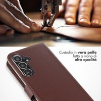 Selencia Cover a libro in vera pelle Samsung Galaxy S25 FE - Marrone scuro