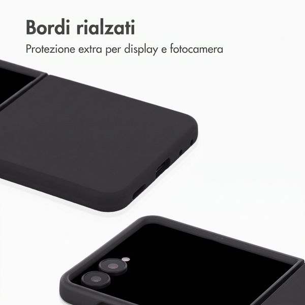 Accezz Cover Posteriore in Silicone Liquido Samsung Galaxy Z Flip 8 - Nero