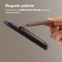 Accezz Portafoglio in pelle magnetico con supporto - Compatibile con Apple Find My - Coffee Brown