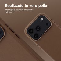 Accezz Cover in Pelle con MagSafe Apple iPhone 18 Pro Max / 17 Pro Max - Marrone caffè