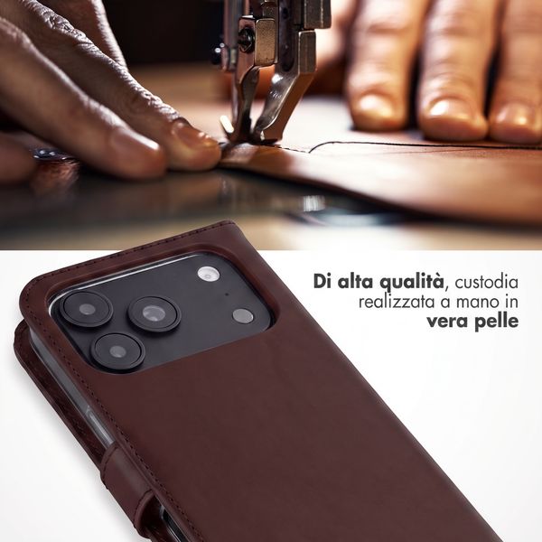 Selencia Cover a libro in vera pelle Apple iPhone 18 Pro Max / 17 Pro Max - Marrone