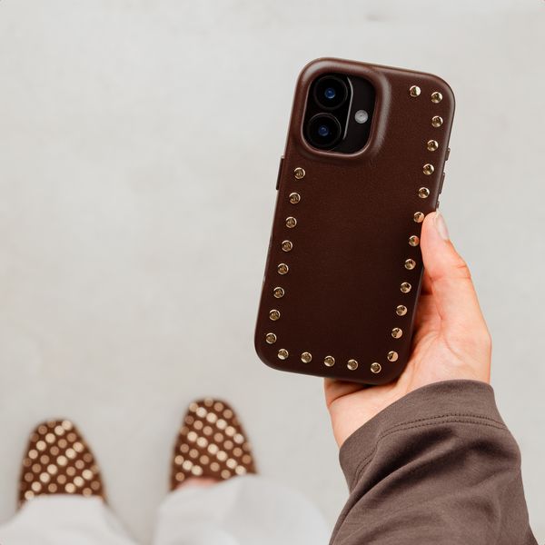 Selencia Cover posteriore Studs con MagSafe Apple iPhone 17 - Cacao Crush