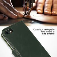 Selencia Cover a libro in vera pelle Apple iPhone SE (2022 / 2020) / 8 / 7 / 6(s) - Verde