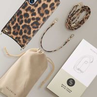 Selencia Cover per telefono Nova con cordino e portacarte Samsung Galaxy S25 - Leopard