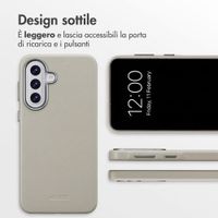 Accezz Cover in Pelle con MagSafe Samsung Galaxy A57 (5G) - Light Grey