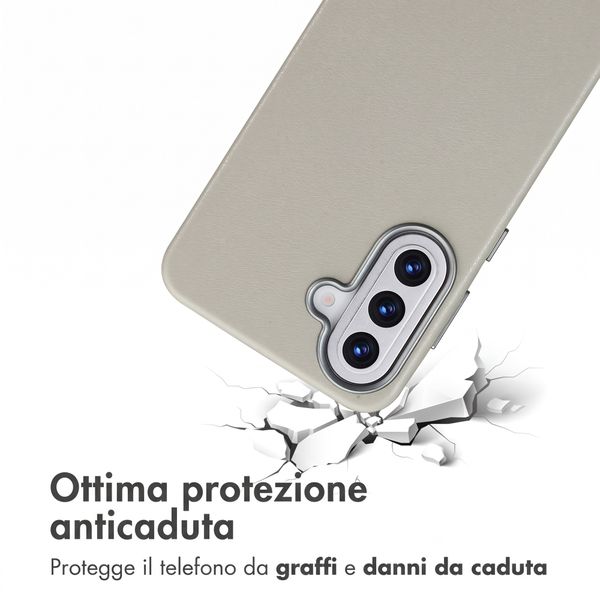 Accezz Cover in Pelle con MagSafe Samsung Galaxy A57 (5G) - Light Grey
