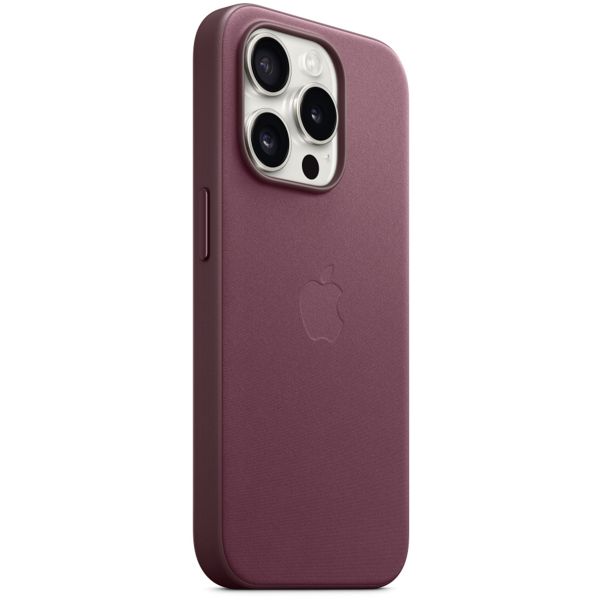 Apple Cover Posteriore FineWoven con MagSafe Apple iPhone 15 Pro - Mulberry
