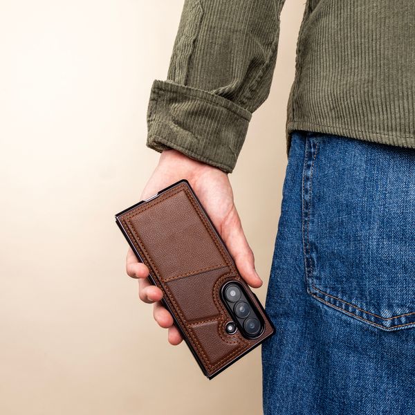 imoshion Cover posteriore MagSafe in pelle sintetica con portacarte Samsung Galaxy Z Fold 8 Ultra - Marrone scuro