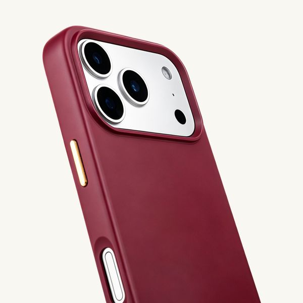 Selencia Rivièra MagSafe Backcover met afneembare haakjes Apple iPhone 17 Pro Max - Bold Burgundy