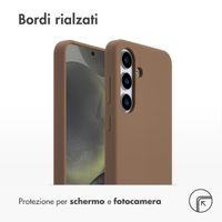Accezz Cover in silicone liquido con MagSafe Samsung Galaxy S25 - Marrone chiaro
