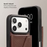 Selencia Cover per telefono Sera con cordino e portacarte a busta Apple iPhone 17 Pro Max - Chocolate Brown
