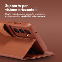 Accezz Cover in pelle 2 in 1 con MagSafe Samsung Galaxy S24 Plus - Sienna Brown