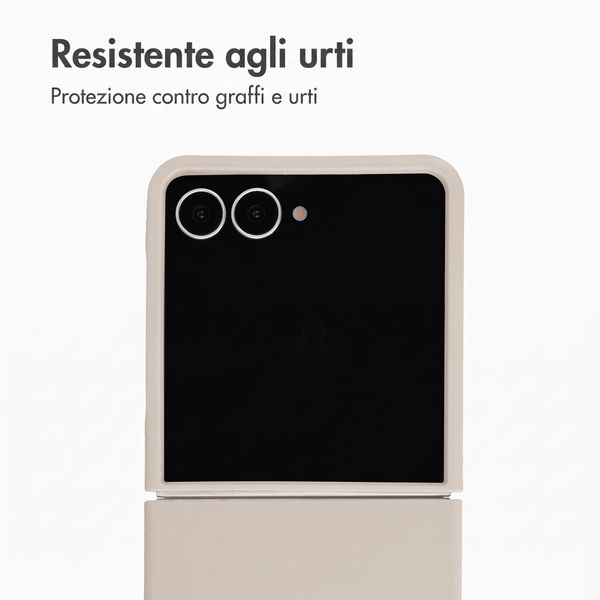 Accezz Cover in silicone liquido con MagSafe Samsung Galaxy Z Flip 8 - Stone