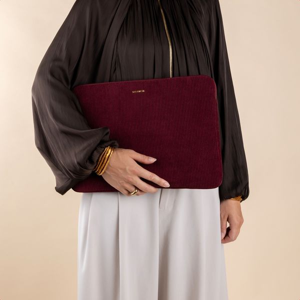 Selencia Cover per laptop in velluto a coste 13-14 pollici - Sleeve per laptop - Deep Burgundy