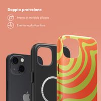 Selencia Cover posteriore Vivid con MagSafe Apple iPhone 13 - Wavy Swirl Orange Fern