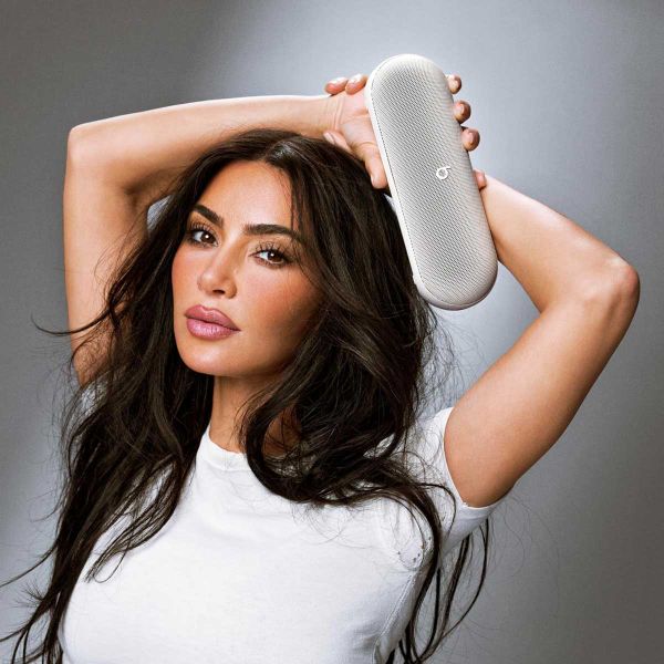 Beats Altoparlante Wireless Bluetooth Pill x Kim Kardashian - Light Gray
