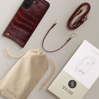 Selencia Cover per telefono Nova Croco con cordino e portacarte Samsung Galaxy A37 (5G) - Burgundy