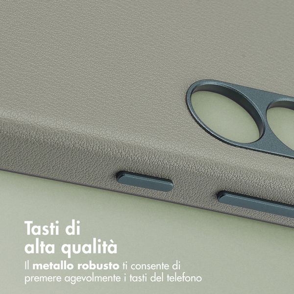 Accezz Cover in Pelle con MagSafe Samsung Galaxy S25 - Light Grey