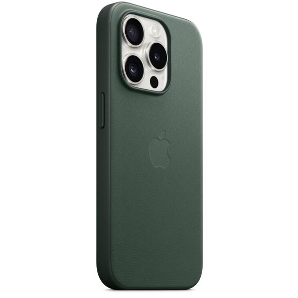 Apple Cover Posteriore FineWoven con MagSafe Apple iPhone 15 Pro - Evergreen
