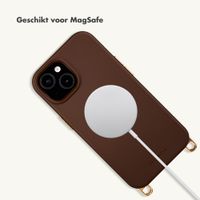 Selencia Rivièra MagSafe Backcover met afneembare haakjes Apple iPhone 15 - Choco Brown