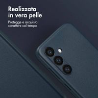 Accezz Cover in Pelle con MagSafe Samsung Galaxy S24 - Nightfall Blue
