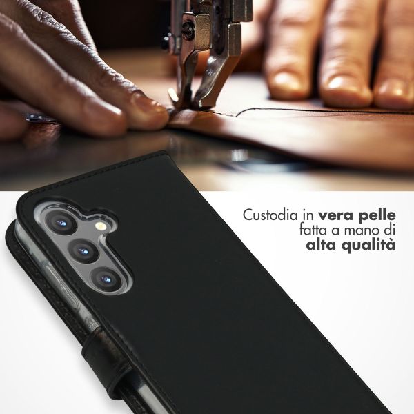 Selencia Cover a libro in vera pelle Samsung Galaxy S24 - Nero