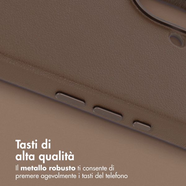 Accezz Cover in Pelle con MagSafe Apple iPhone 16 - Marrone caffè