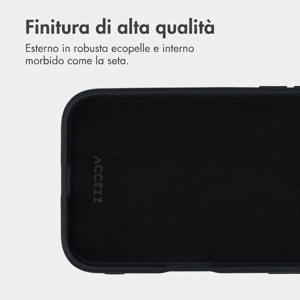 Accezz Backcover Edge con MagSafe Apple iPhone 15 - Nero