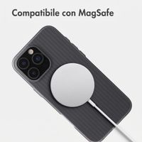 Accezz Cover Lite con MagSafe | Fluted | Apple iPhone 16 Pro - Grigio