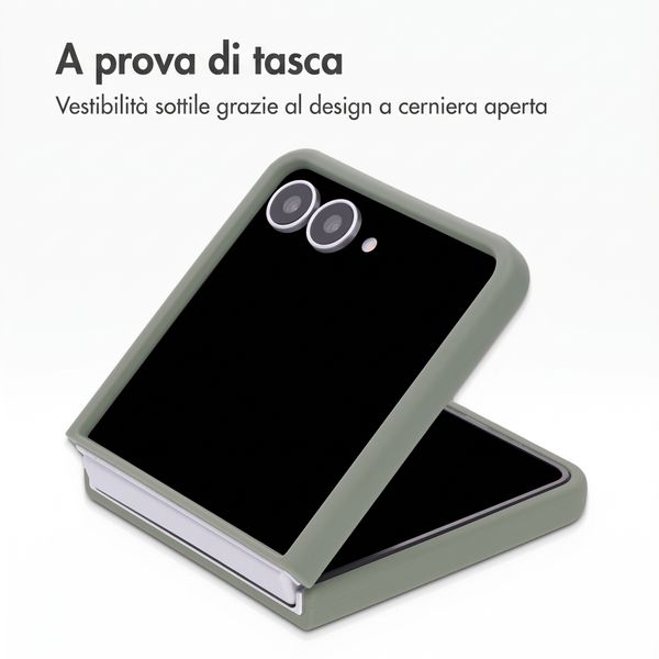 Accezz Cover in silicone liquido con MagSafe Samsung Galaxy Z Flip 8 - Cooper Green