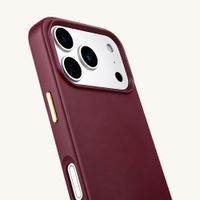 Selencia Cover posteriore Rivièra con MagSafe con ganci rimovibili Apple iPhone 17 Pro - Bold Burgundy