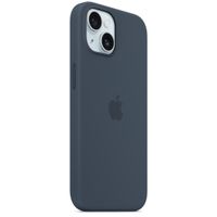 Apple Cover Posteriore in Silicone con MagSafe Apple iPhone 15 - Storm Blue