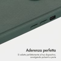 Accezz Backcover Edge con MagSafe Apple iPhone 15 - Verde