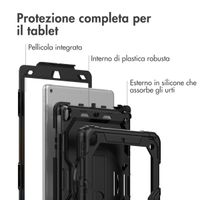 Accezz Cover Posteriore Resistente con tracolla Apple iPad 9 (2021) 10.2 pollici / iPad 8 (2020) 10.2 pollici / iPad 7 (2019) 10.2 pollici - Nero