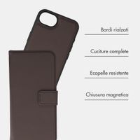 imoshion Cover a libro di lusso 2-in-1 rimovibile Apple iPhone 17e / 16e - Marrone